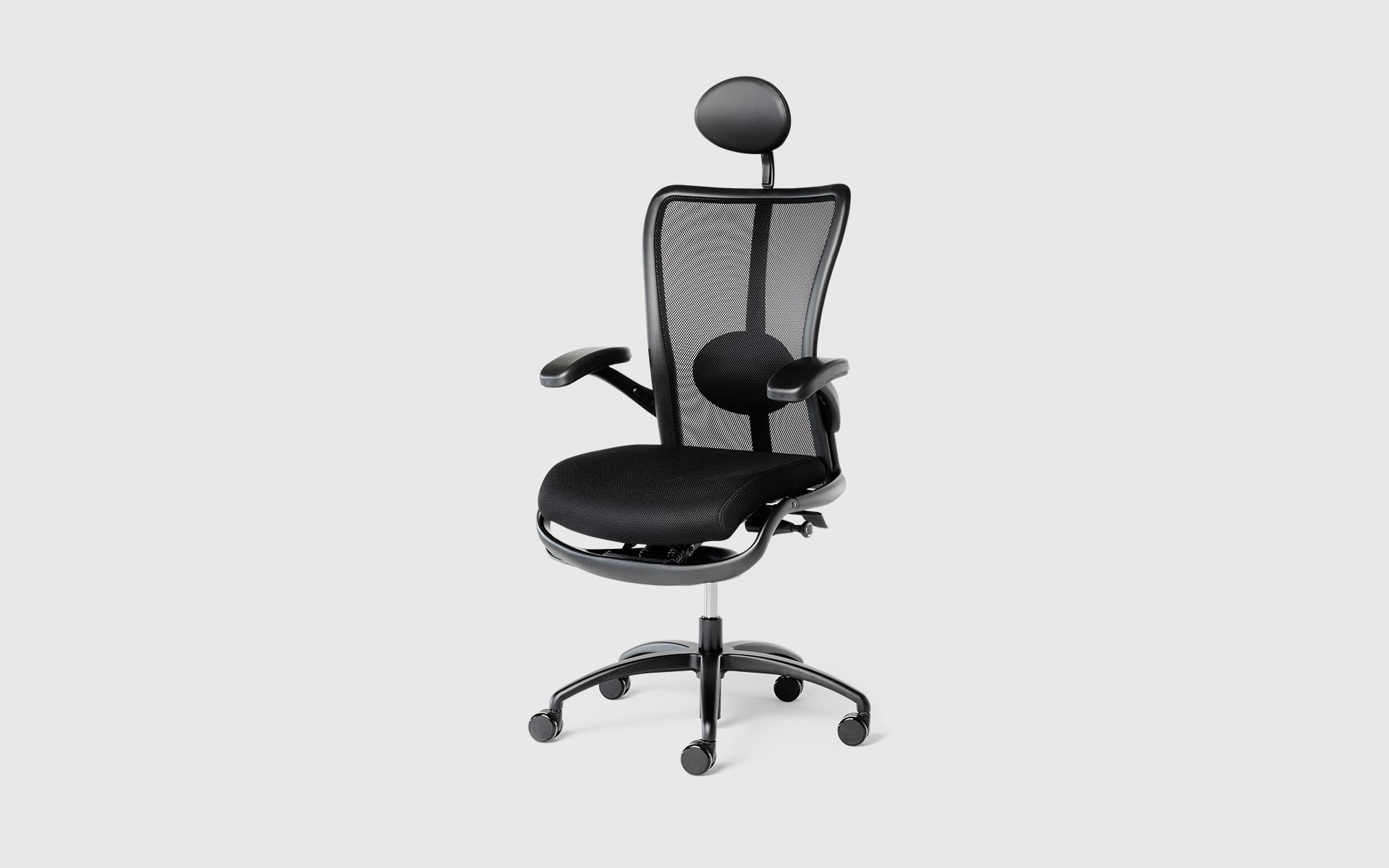 K+N Skye swivel chair by ITO Design in black