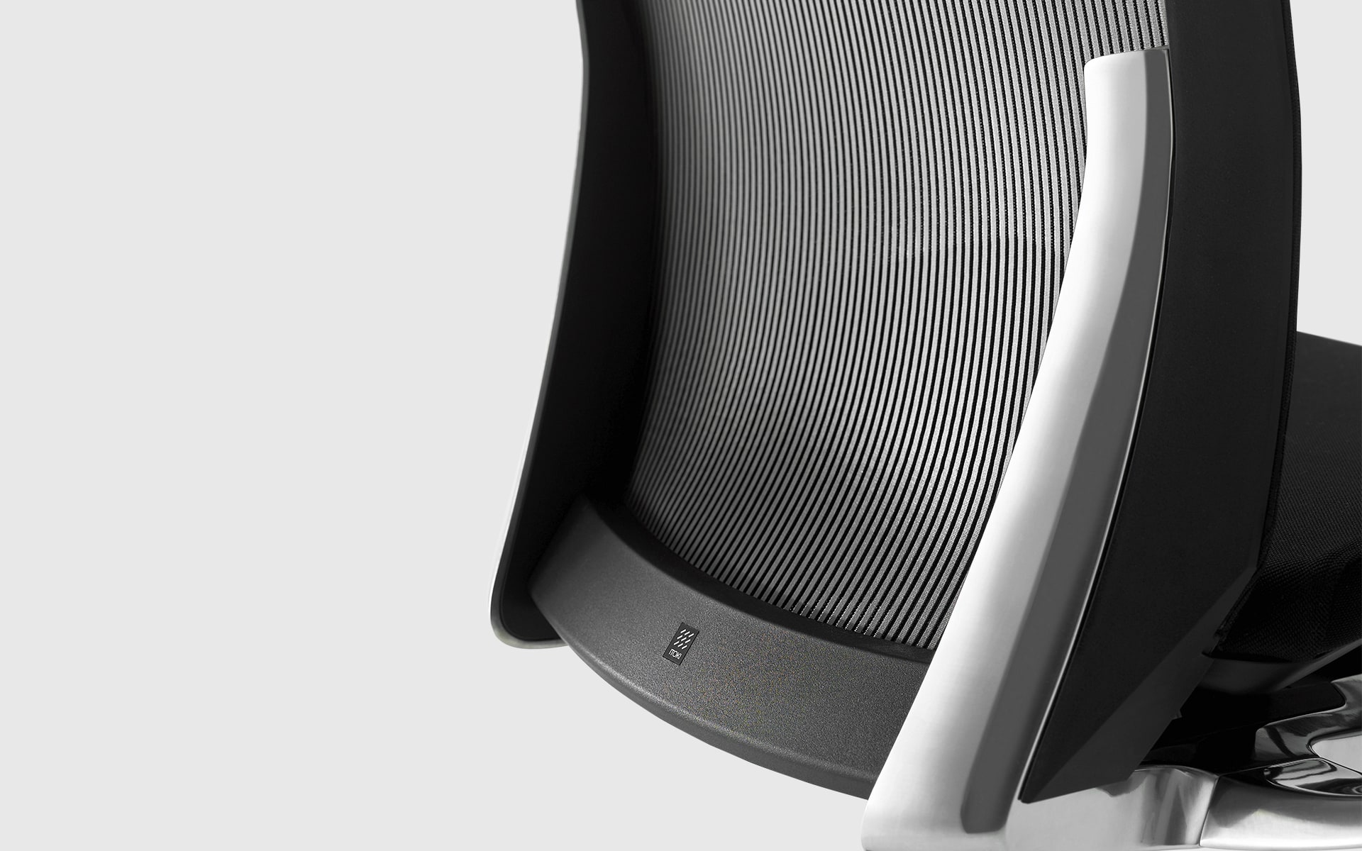 Close-up of the backrest of the ITOKI Vento office chair by ITO Design