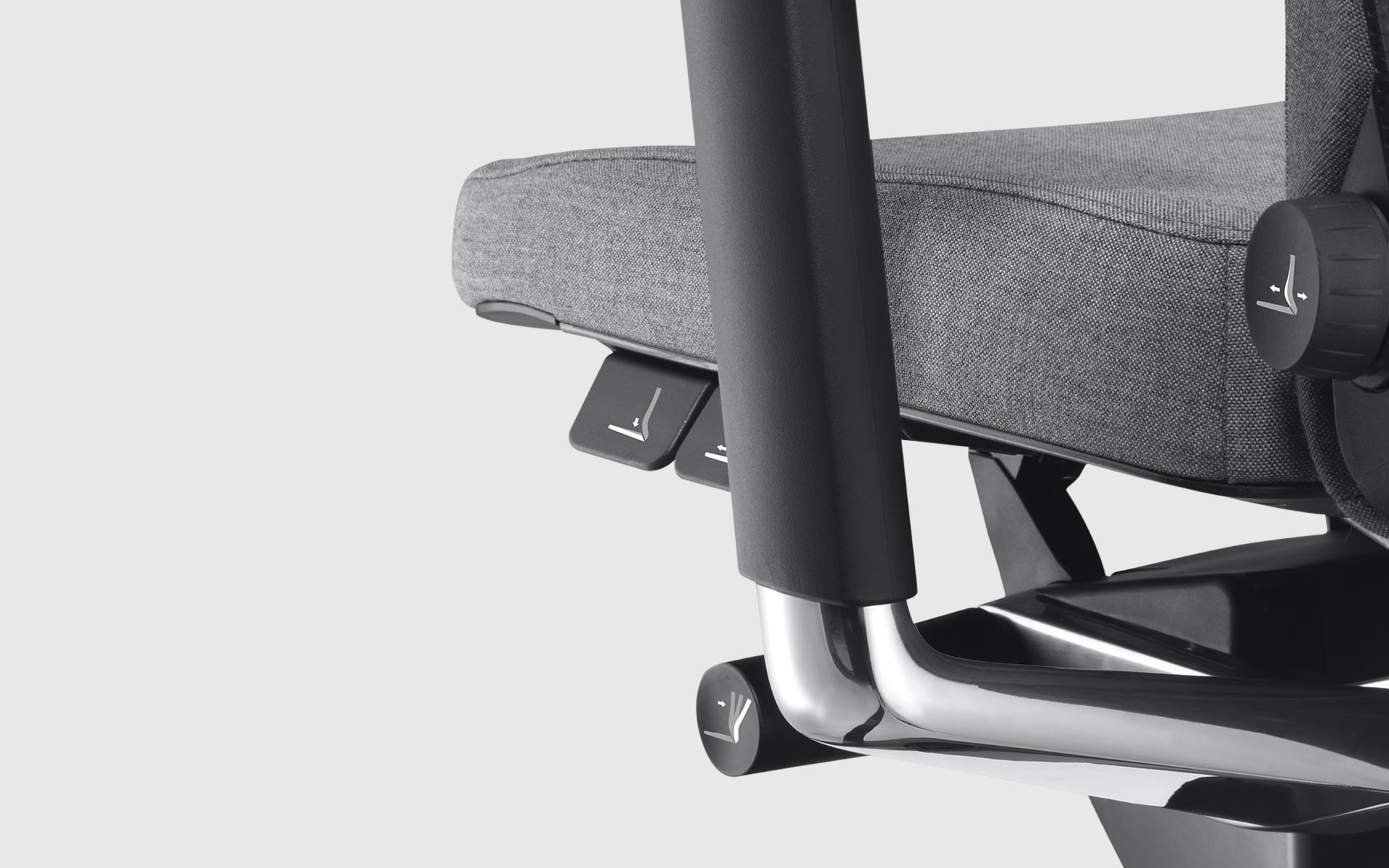 Close-up of the ergonomic adjustment options of the König + Neurath Lamiga office chair by ITO Design