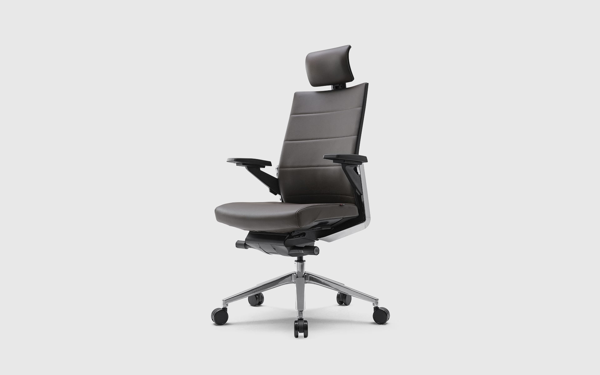 Sidiz T80 executive office chair by ITO Design with brown backrest